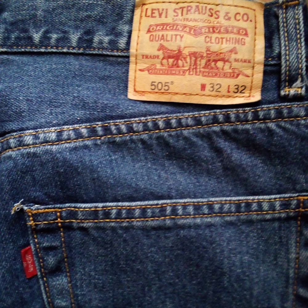 Levi's - Picture 4 of 4